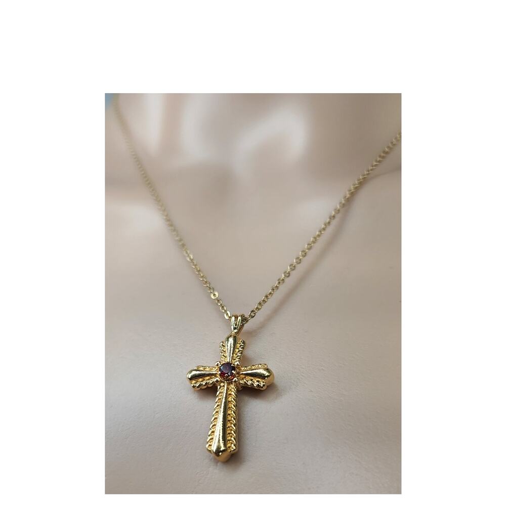 Vintage Avon Genuine Round Garnet Gold-Tone Textured Cross Necklace 17.5" - Picture 4 of 8